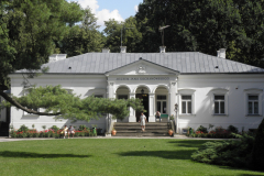 Czarnolas-Muzeum-Jana-Kochanowskiego-Ziemia-Radomska-scaled