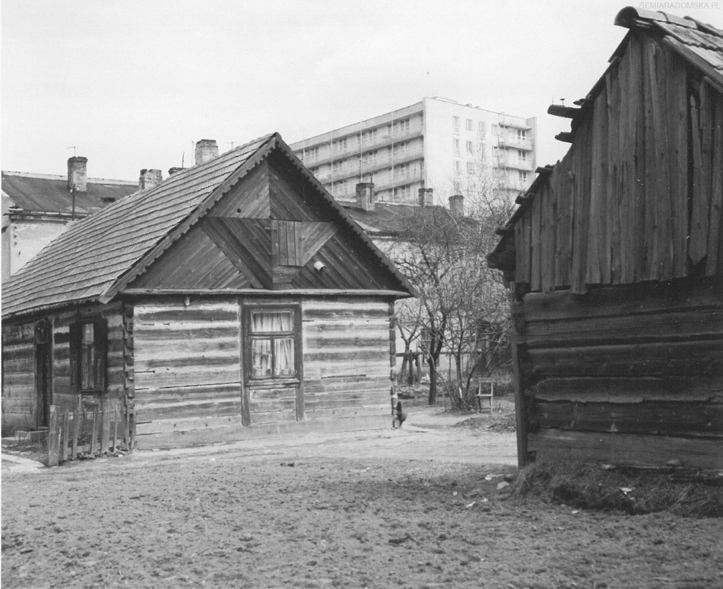 Radom-stare-domy-przed-budowa-Osiedla-1968-Architektura_drewniana_Radomia_791199_Fotopolska-Eu